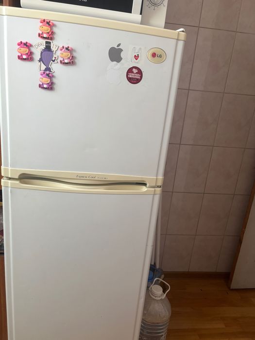 Продам Холодильник LG