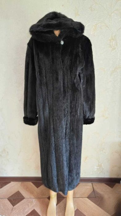 Продам норковую шубу