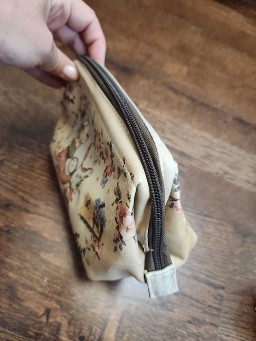 Пеналы для девочек для школы