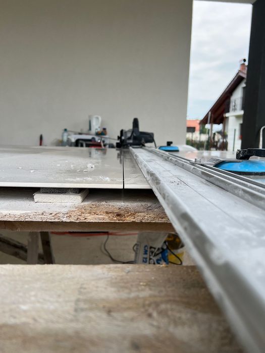 Renovări Case și Apartamente | Interior și Exterior
