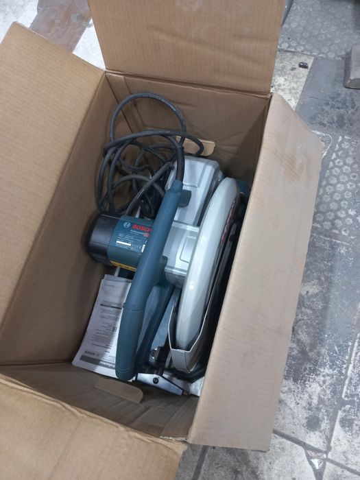 Продам торцовку Bosch