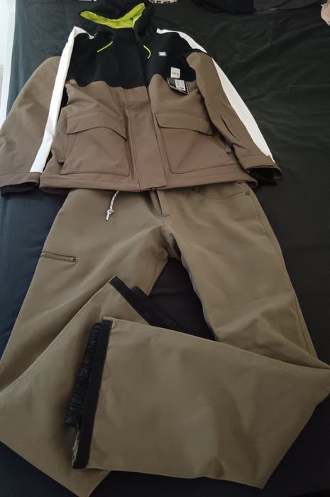 Echipament Ski/Snowboard Complet, Marca DC, Femei, Mărimea M, Nou-Nout