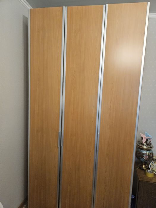 Продам шкаф плательный