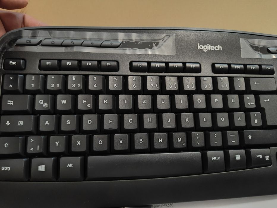 Set tastaura si mouse wireless Logitech MK330