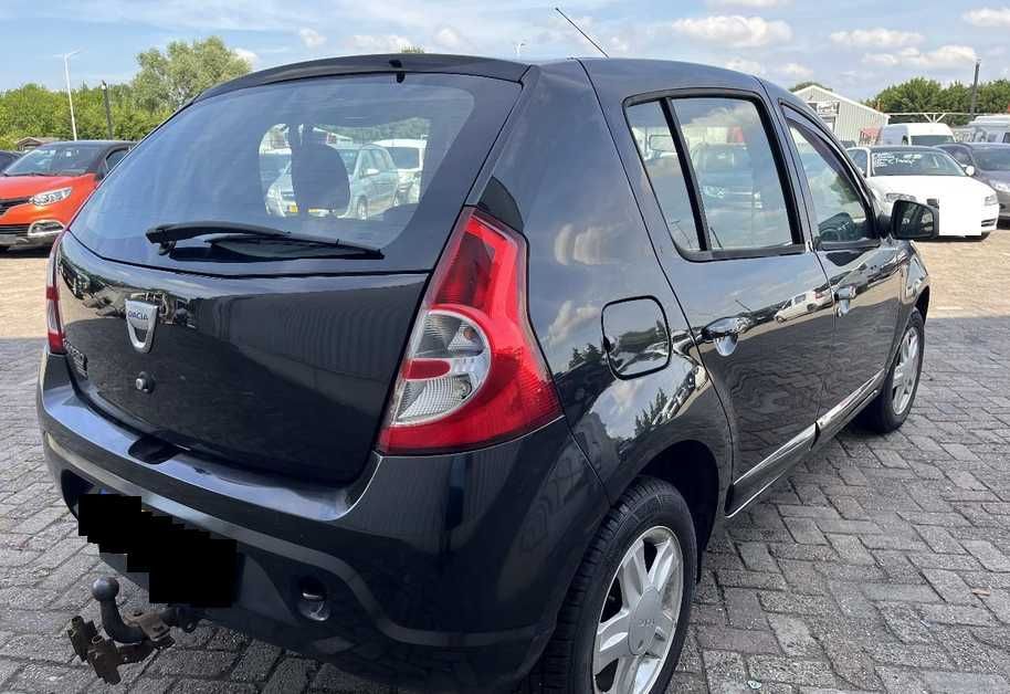 Dezmembrez Dacia Sandero 2011