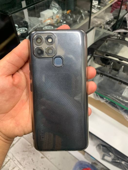 Infinix smart 6 64GB ideal