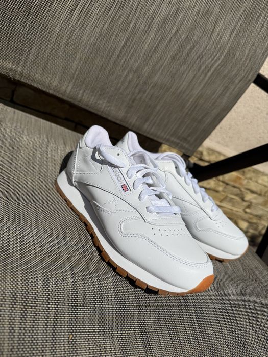 Adidaşi Reebok classic 35 22cm.