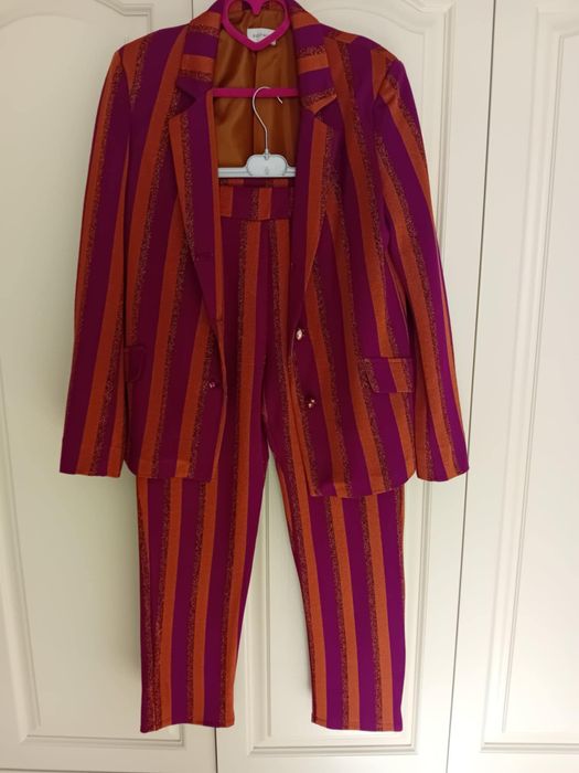 Шикозен елегантен костюм