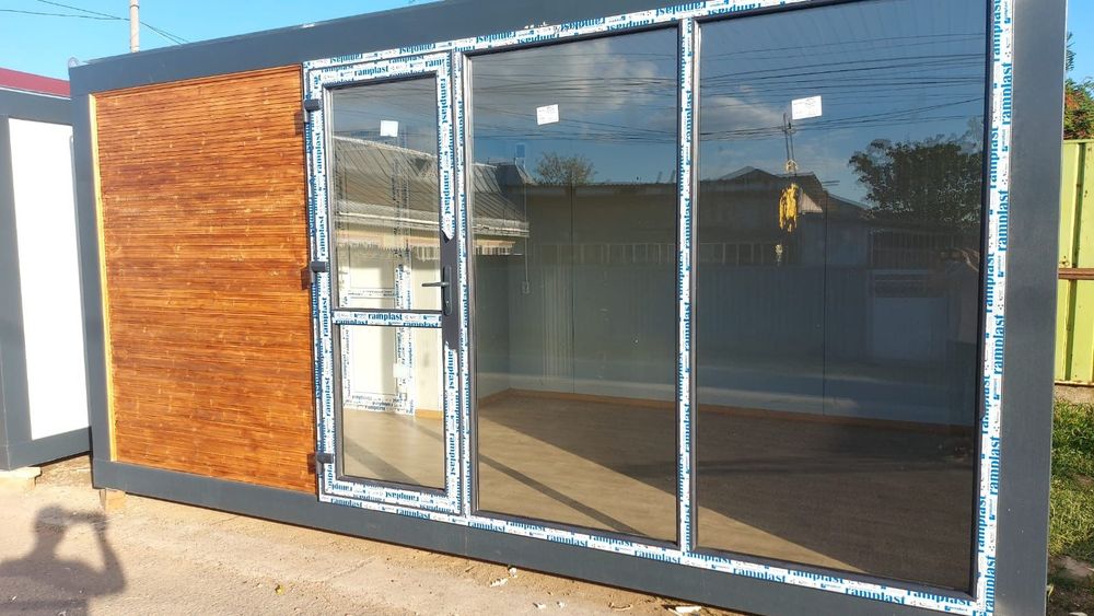 Vand container cu vitrina și grup sanitar