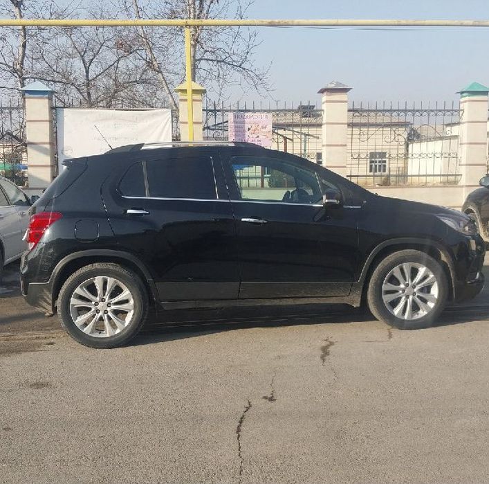 Tracker sotiladi narxini kelishamiz