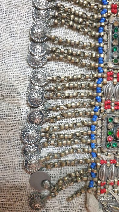 Старинен накит, Шише отшл.кристал,Метална пластика на ловно куче