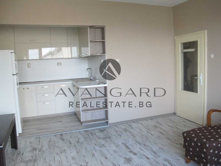 Продава се Тристаен апартамент в Пловдив, Кючук Париж - 81 кв.м за 1638 €/кв.м - Снимка #2