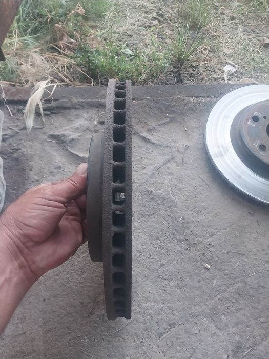 Продам тормозные диски камри 30 европец