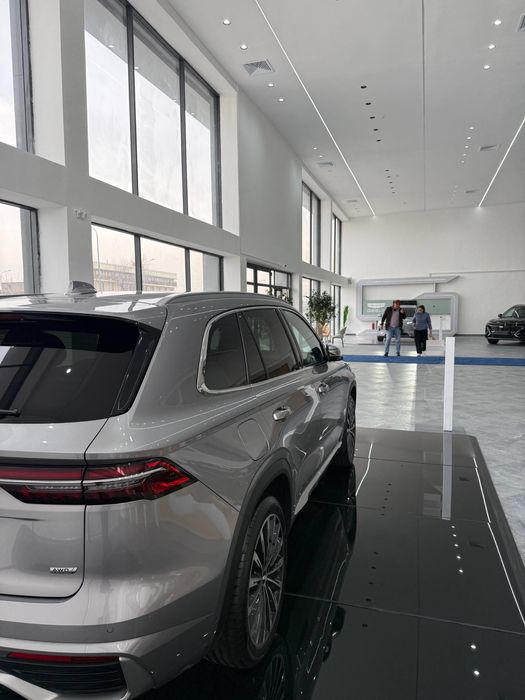 Geely Monjaro avtomobili