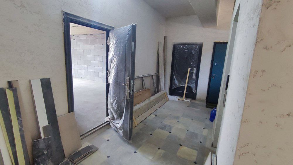 Срочно!!! Продаётся квартира...Центр Ферганы