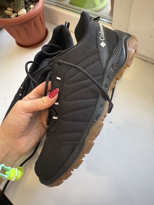 Кроссовки фирменные, новые