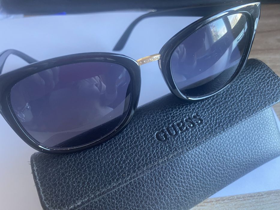 Очила Guess