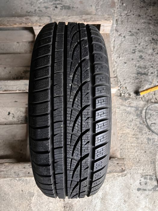 1 anvelopa iarna 205/60/15 , hankook , 8 mm