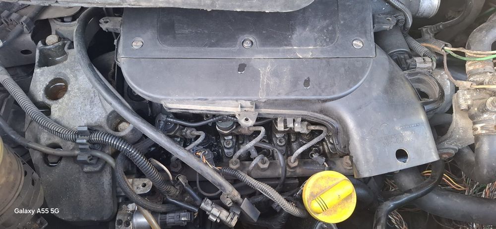 Dezmembrez Renaul Trafic Opel Vivaro