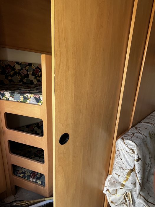 Каравана за 6 души Hobby DeLuxe 560