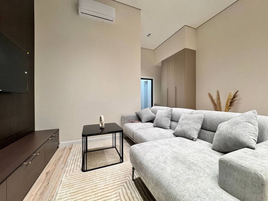 Кипарис ор-р Алайский площадь Мустакиллик