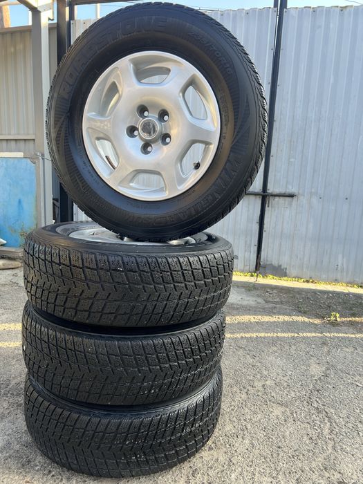 Продам диски с резиной 235.70.R16