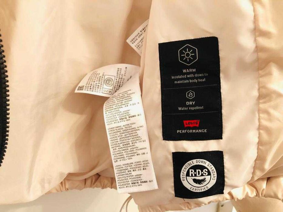 Geaca Levi's marime XS cu umplutura de puf Z