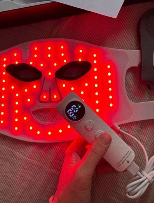 Продам, led маску для ухода за кожей лица