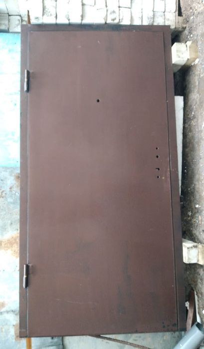 Продам входную дверь