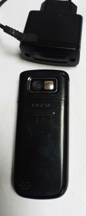 Nokia 1680 C2 + зарядно