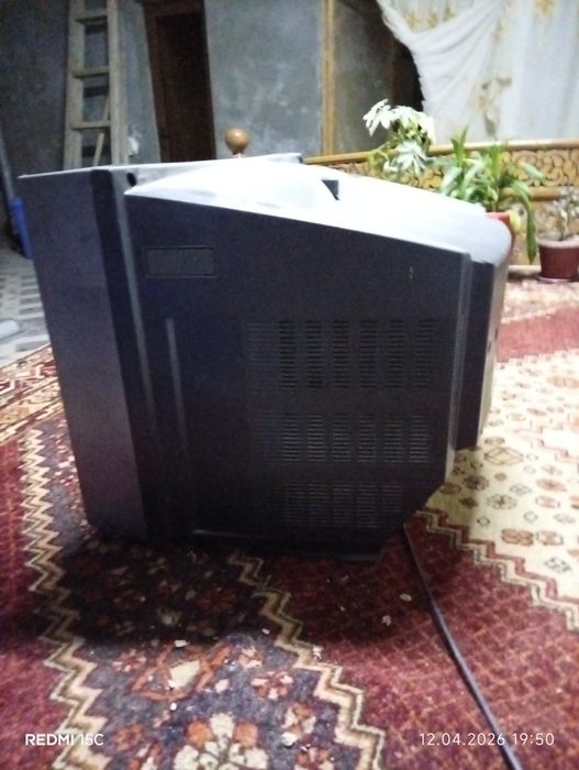 Телевизор LG FLATRON