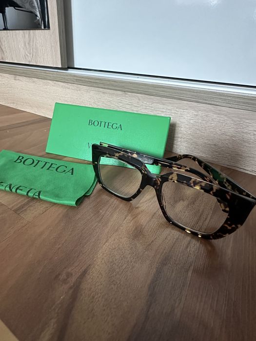 Рамка за очила,оригинал. Разумен коментар на цена е възможен.