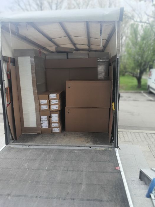 Транспортни услуги с 8 палетен брезентов бус с падащ борд