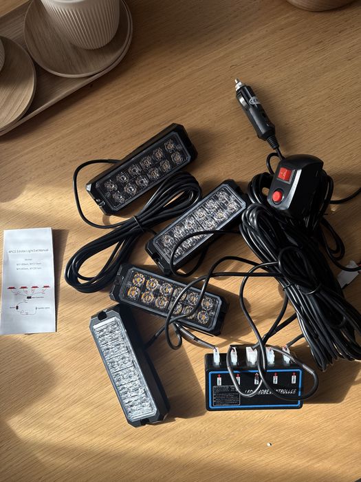 Set 4 lumini LED stroboscopice auto cu controller 12–24V