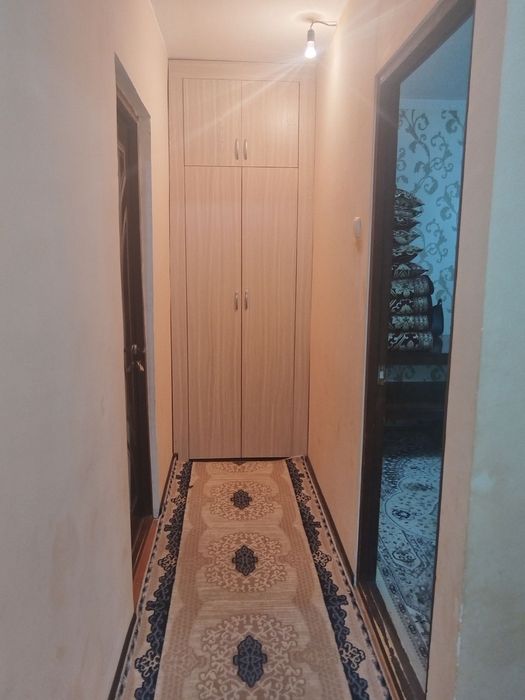 Чирчик 2Чирчиқ 2-микрорайон 2/4/4
2 хона квартира 
Ремонти яхши холатд