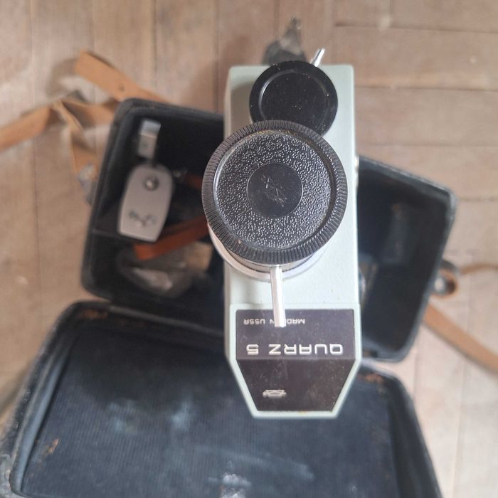 Съветска 8-милиметрова филмова камера Quarz 5