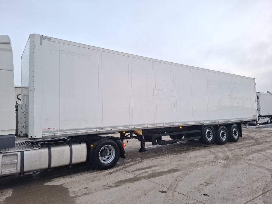 Semiremorca Schmitz Standard Dubă  Box  Container izoterma Anul  2019