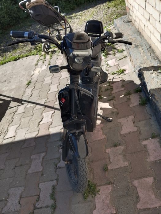 Продам скутер новый
