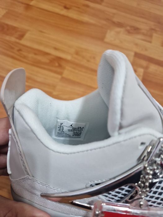 Adidași Jordan frozan moment