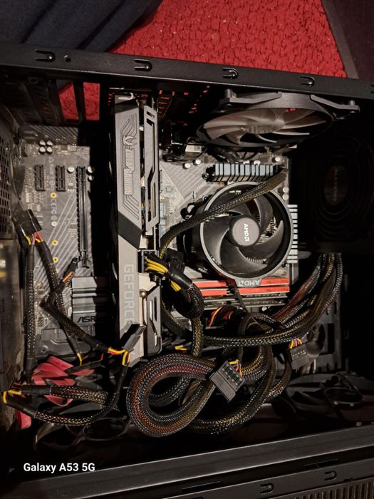 Уникален геймърски компютър