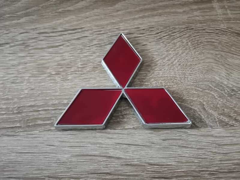 червено лого със сребрист кант Mitsubishi 6 см