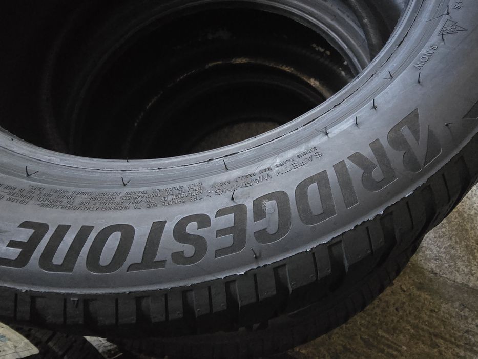 Bridgestone 215/55 R17 98V MS iarnă