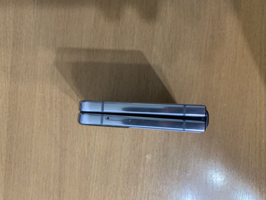 Продаю телефон Galaxy Z Flip 4