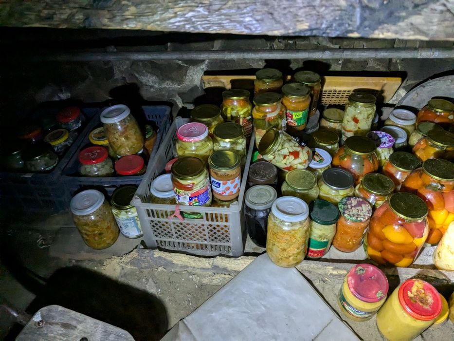 Маринады, варенье. Холодильник  продан.