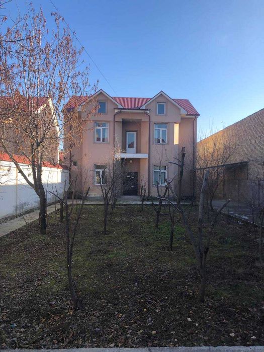 Срочно ховли сотилади Бектемир тумани Мажнунтол куча 5.7 соток 7 хона