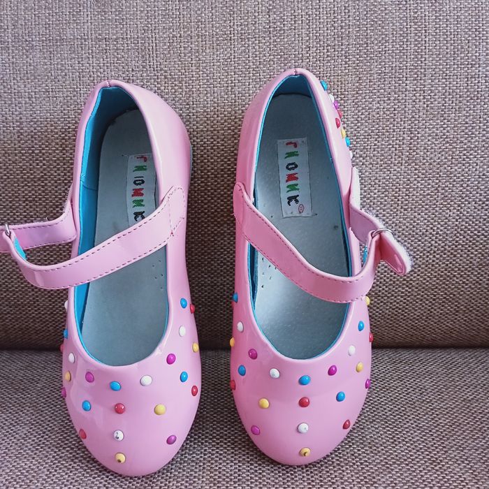 Детские красивые туфли