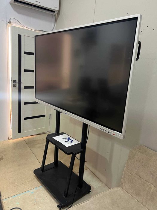 Interaktivniy panel 65 srochniy sotiladi