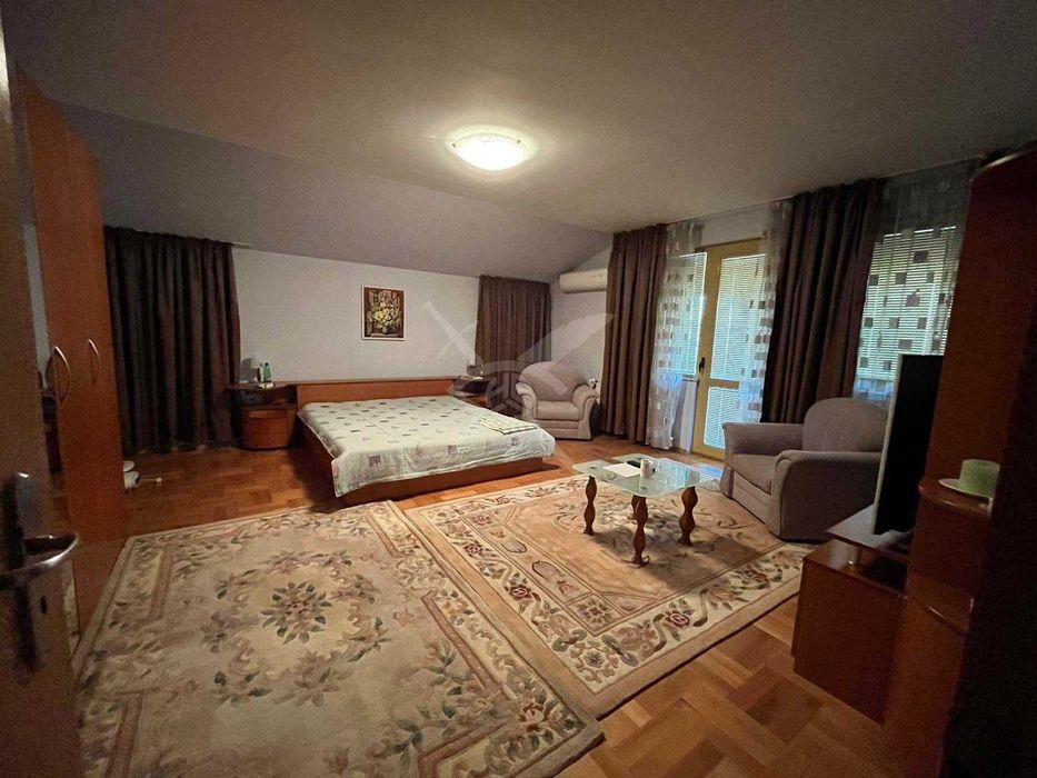 Продава се Къща в Бургас, Ветрен - 462 кв.м за 1191 €/кв.м - Снимка #2