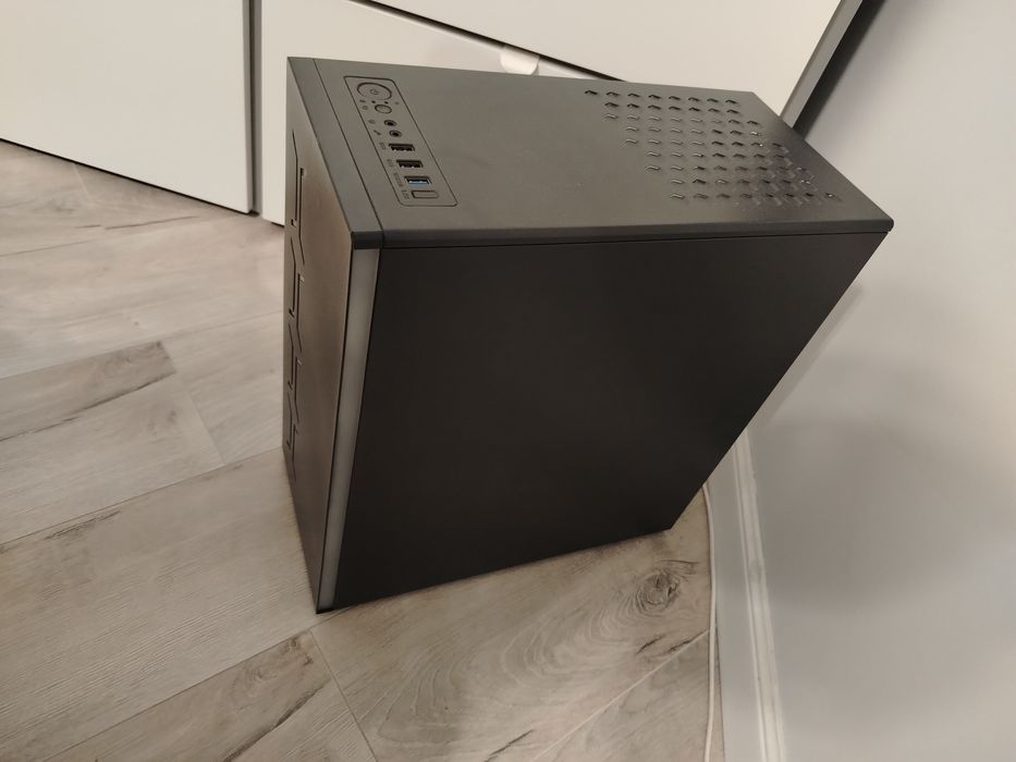 Корпус для компьютера Midi-Tower