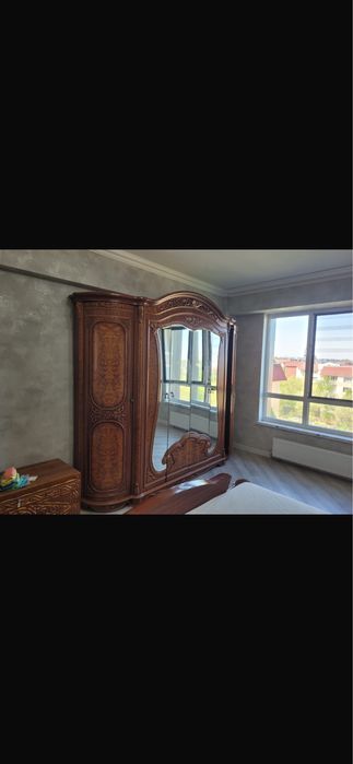 Шкаф деревянный шкаф